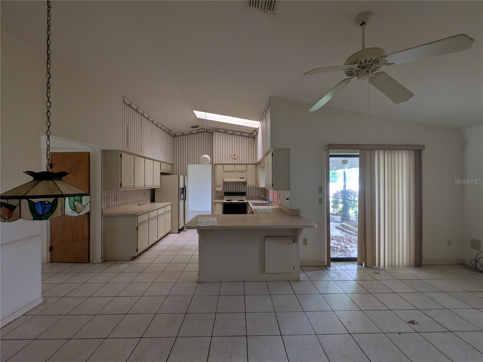 Image 16 of 18 For 13382 Drummond Avenue