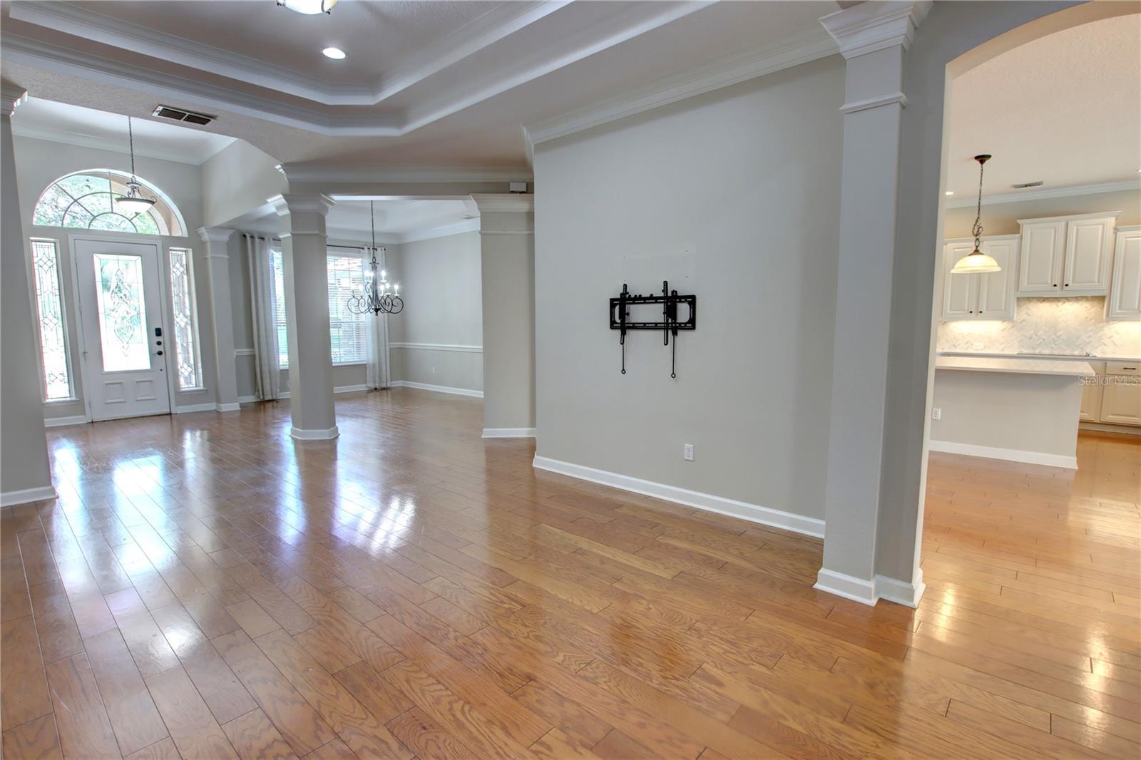 Image 11 of 63 For 1528 Langham Terrace