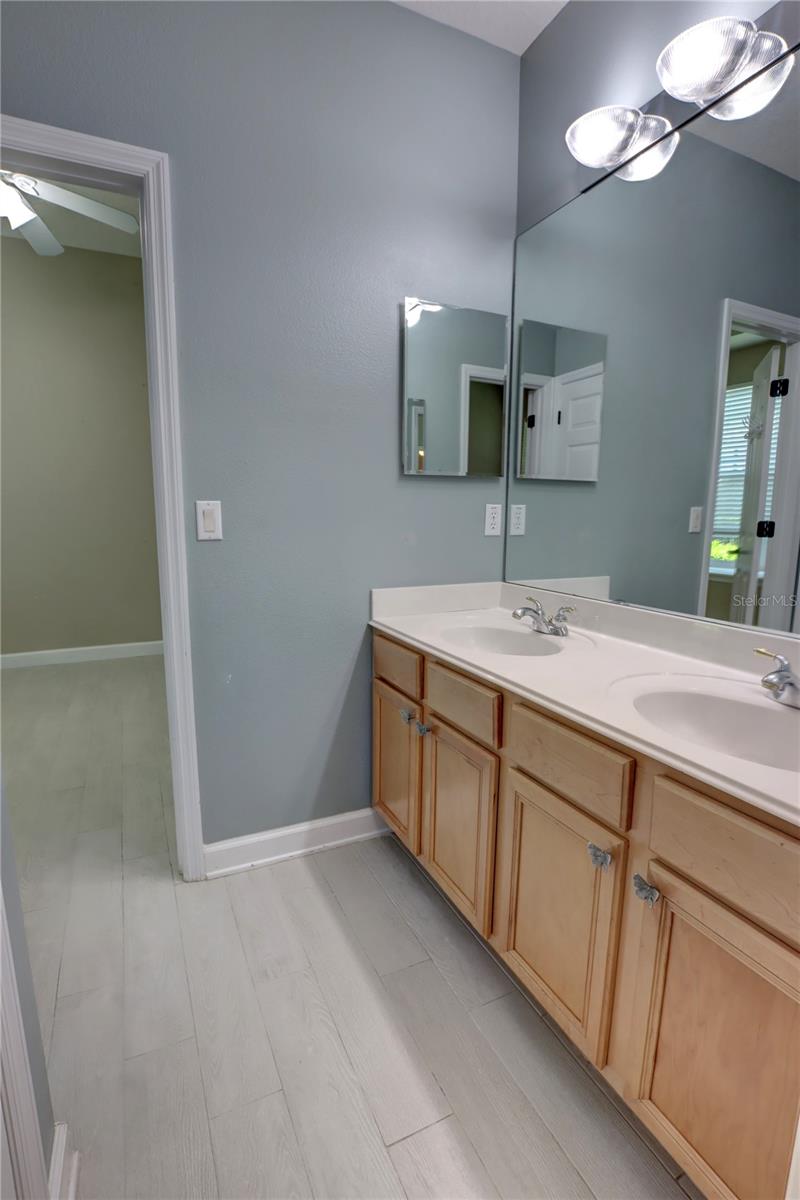 Image 39 of 63 For 1528 Langham Terrace