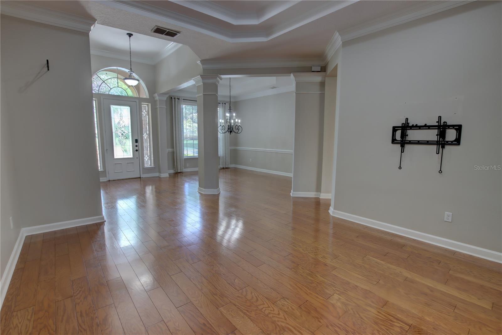 Image 7 of 63 For 1528 Langham Terrace