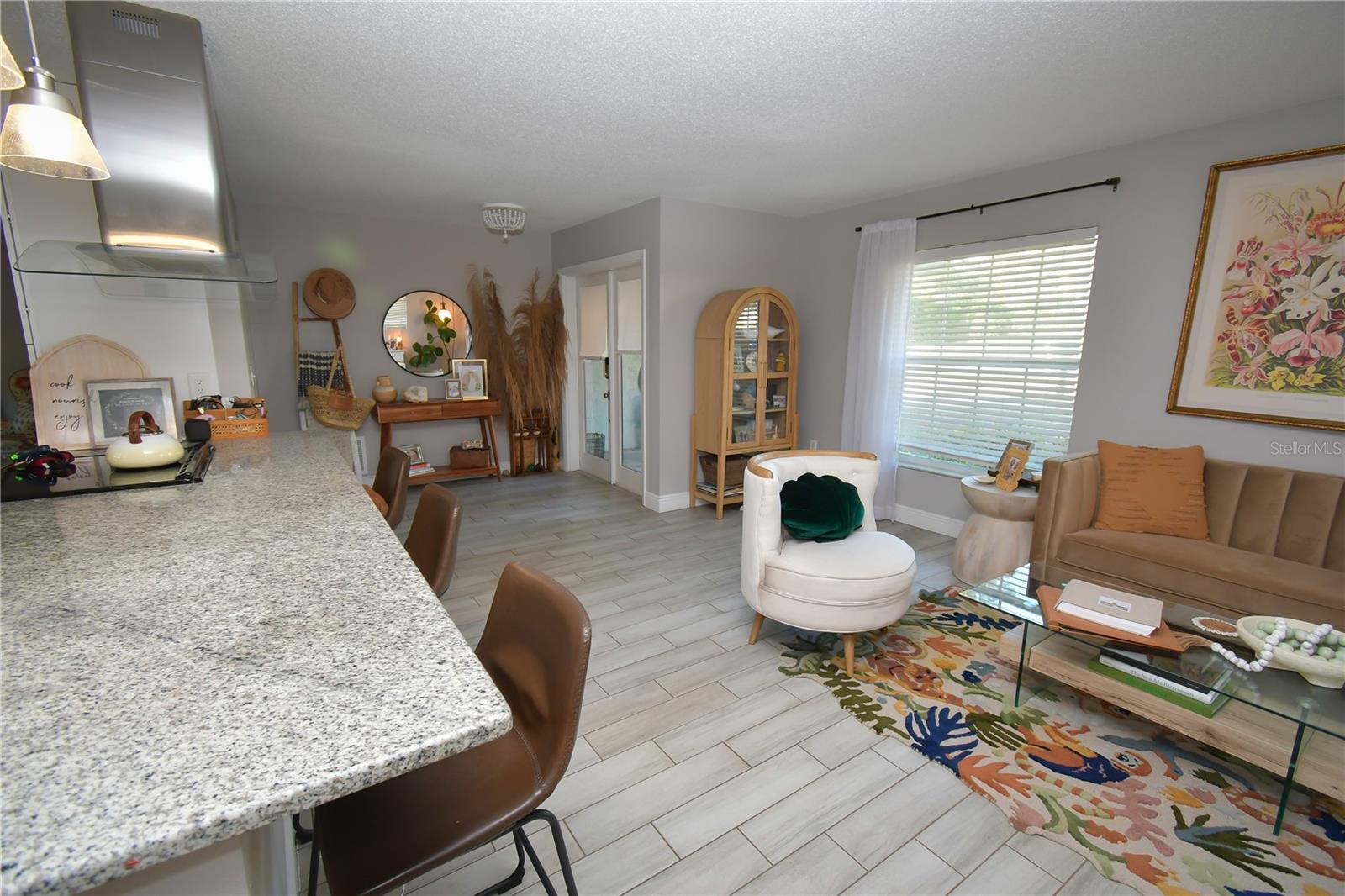 Image 10 of 58 For 628 Riverview Avenue
