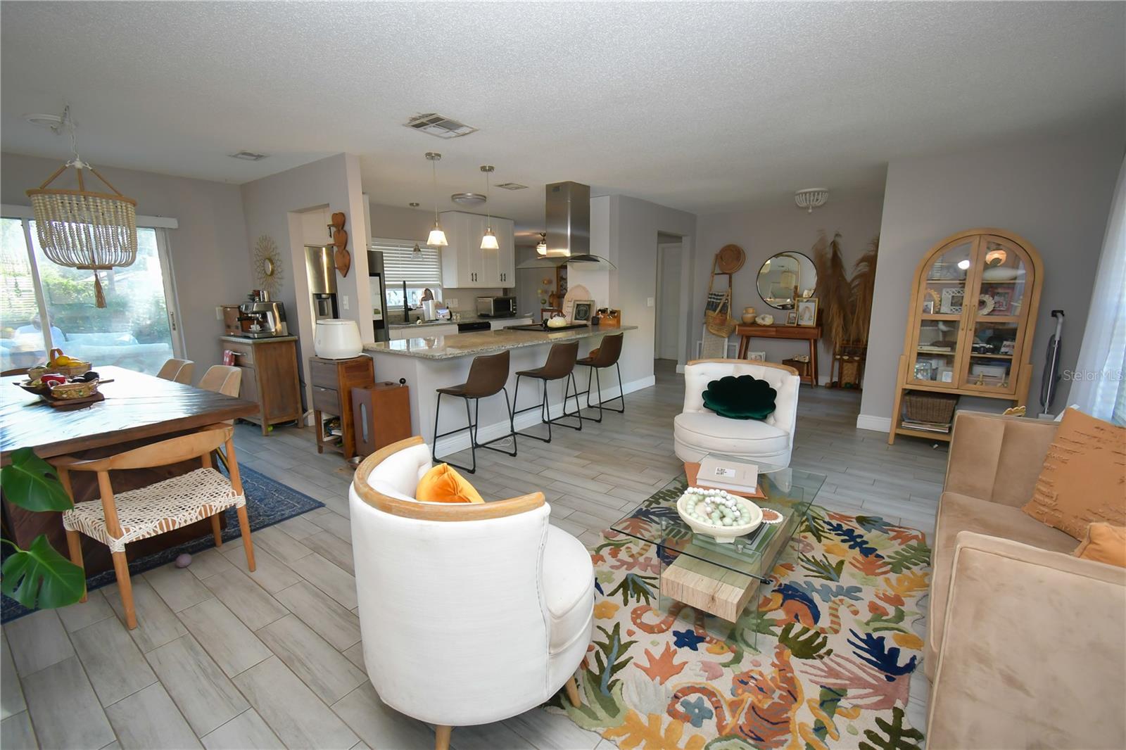 Image 11 of 58 For 628 Riverview Avenue