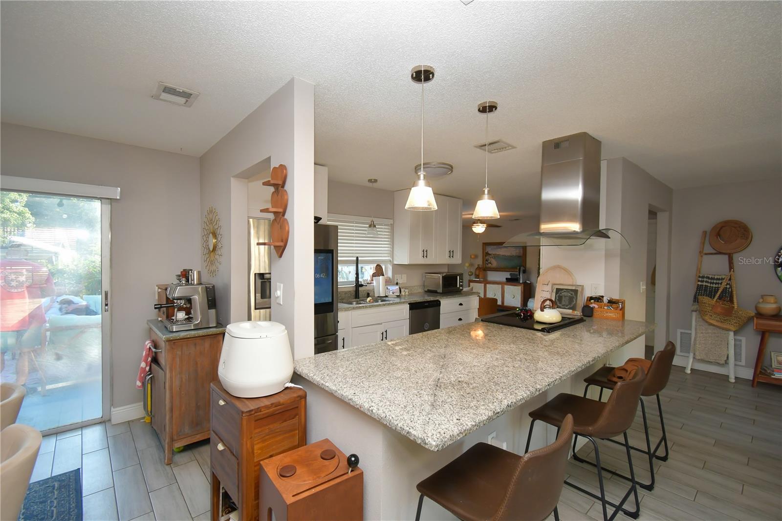 Image 14 of 58 For 628 Riverview Avenue
