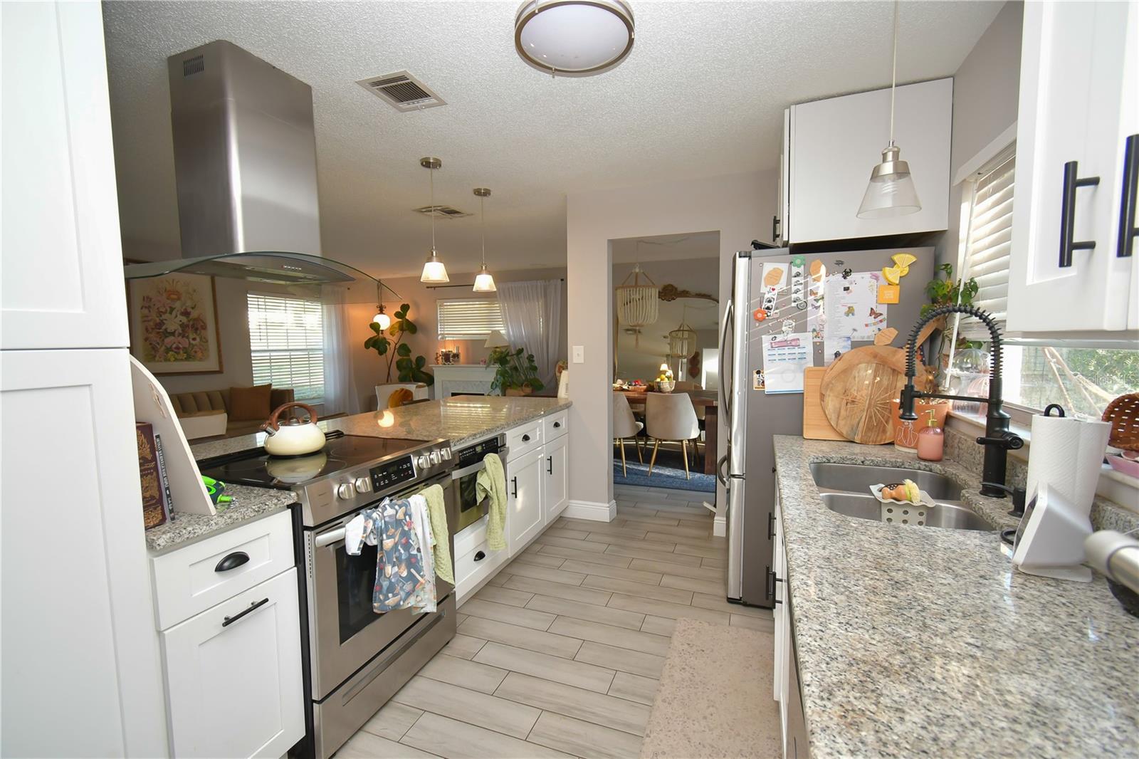 Image 17 of 58 For 628 Riverview Avenue