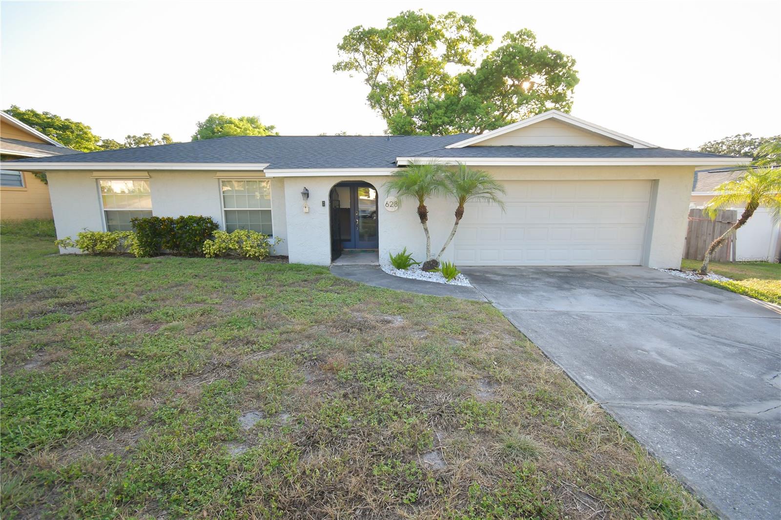 Image 2 of 58 For 628 Riverview Avenue