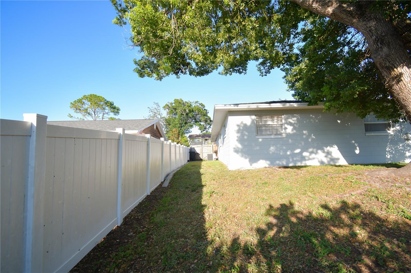 Image 54 of 58 For 628 Riverview Avenue