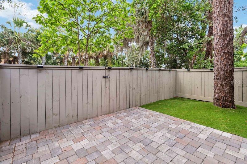 Image 20 of 24 For 108 Crown Oaks Way