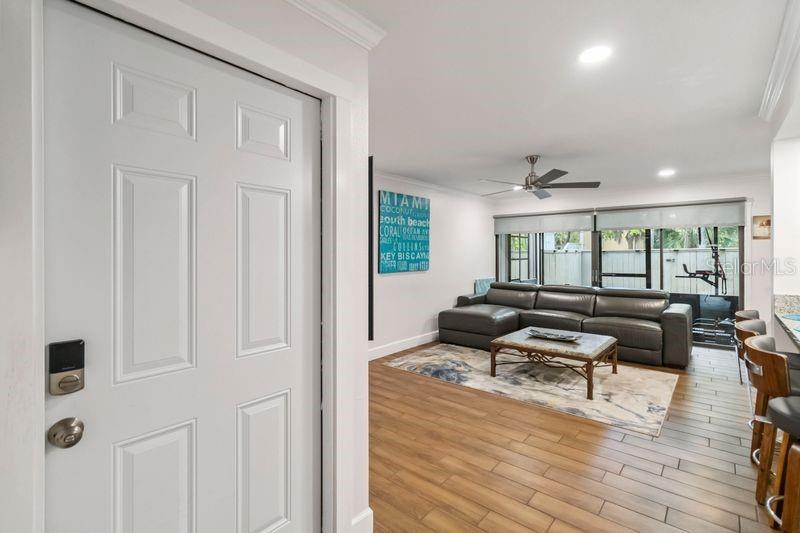 Image 7 of 24 For 108 Crown Oaks Way
