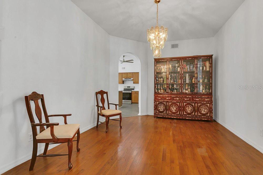 Image 4 of 33 For 1731 Knotting Hill Drive