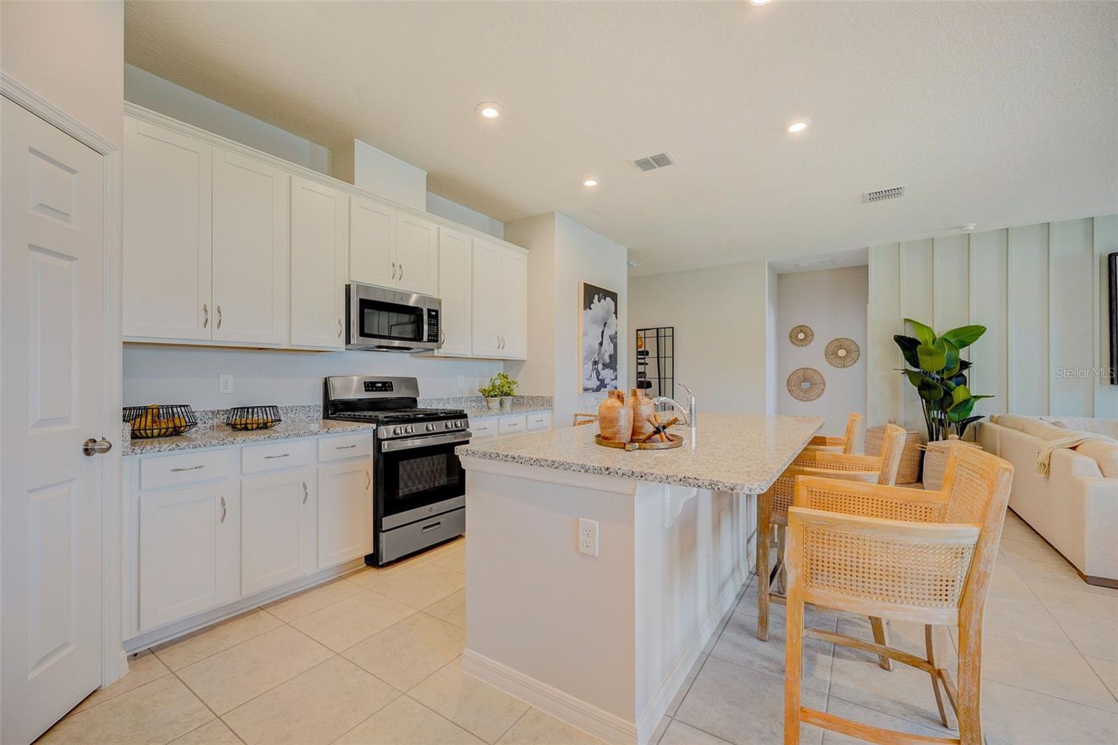 Image 14 of 39 For 4956 Quarryside Drive