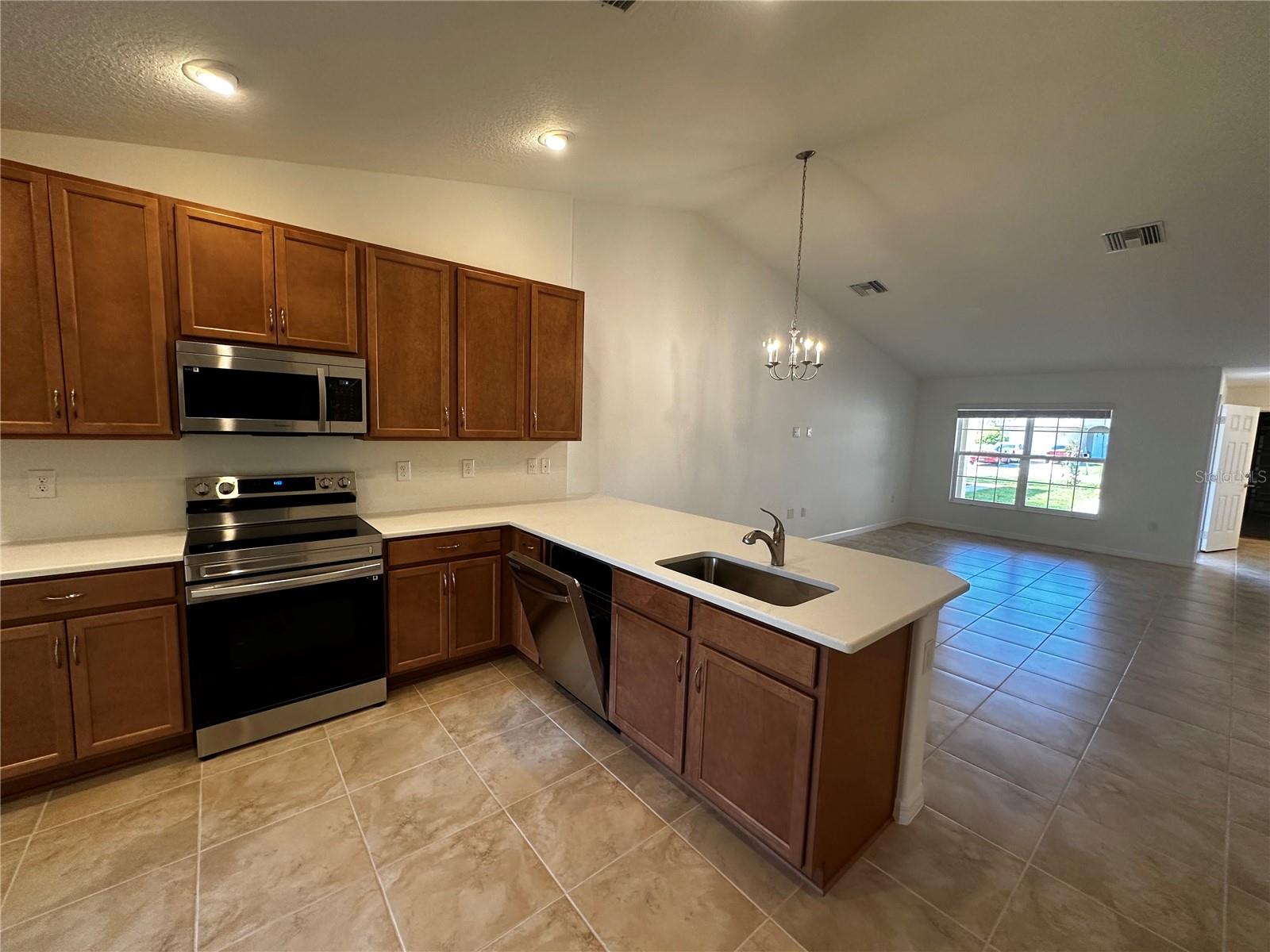 Image 3 of 10 For 8 Buttonbush Lane A