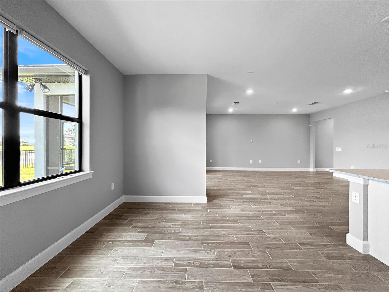 Image 10 of 47 For 6256 Baywood Court
