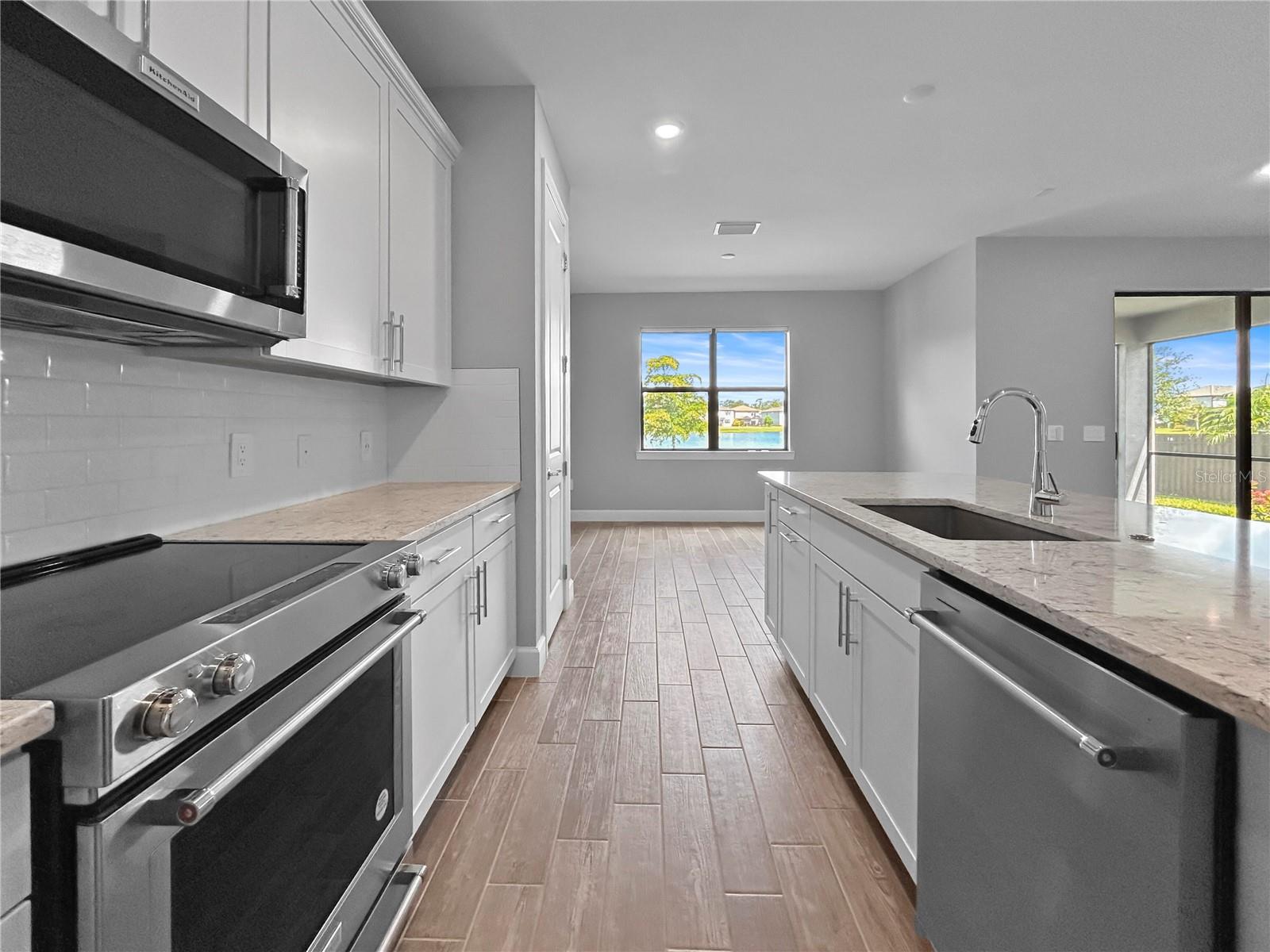 Image 16 of 47 For 6256 Baywood Court