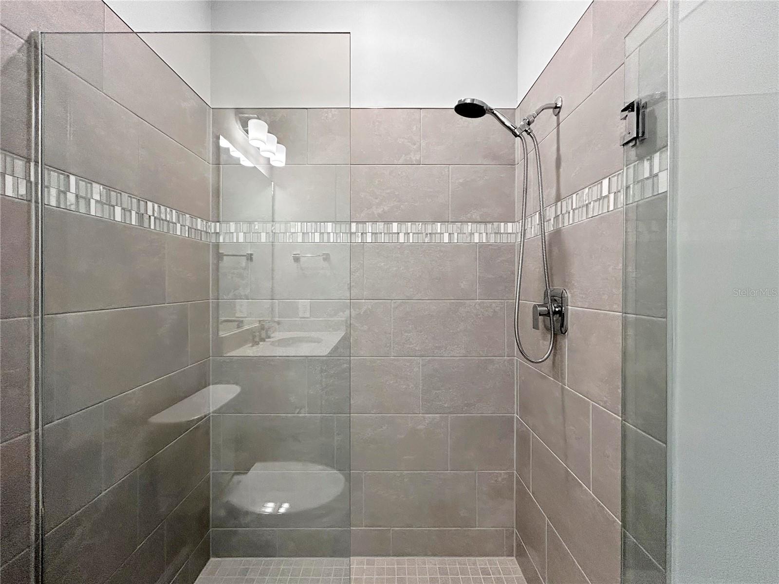 Image 19 of 47 For 6256 Baywood Court