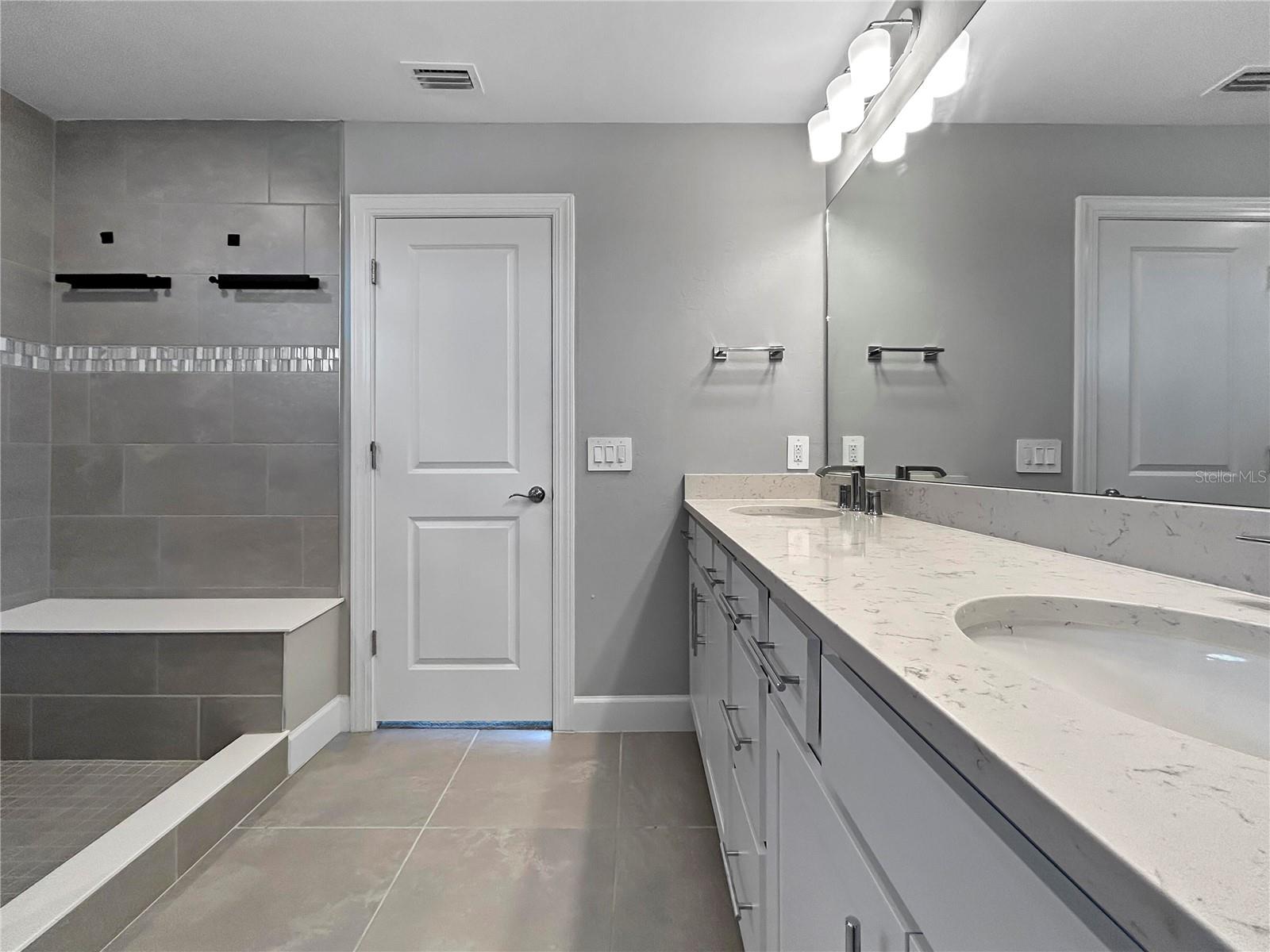 Image 22 of 47 For 6256 Baywood Court