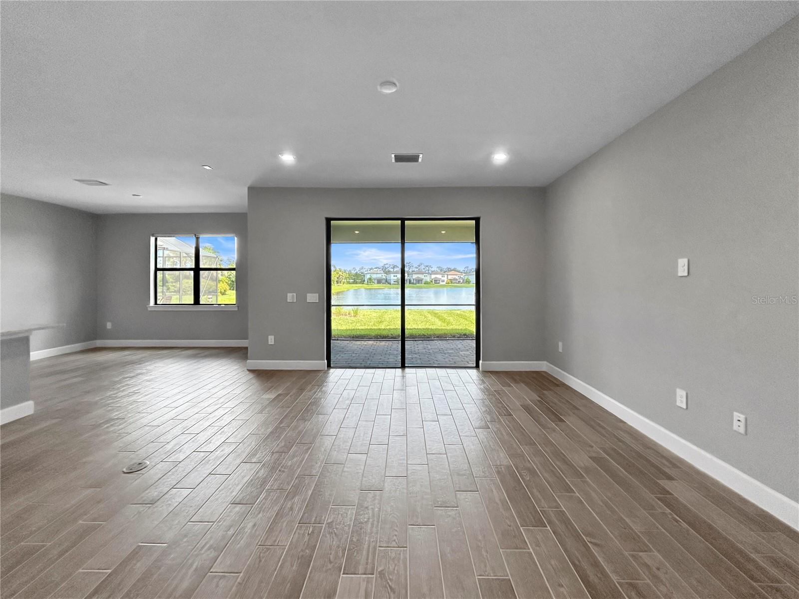 Image 7 of 47 For 6256 Baywood Court