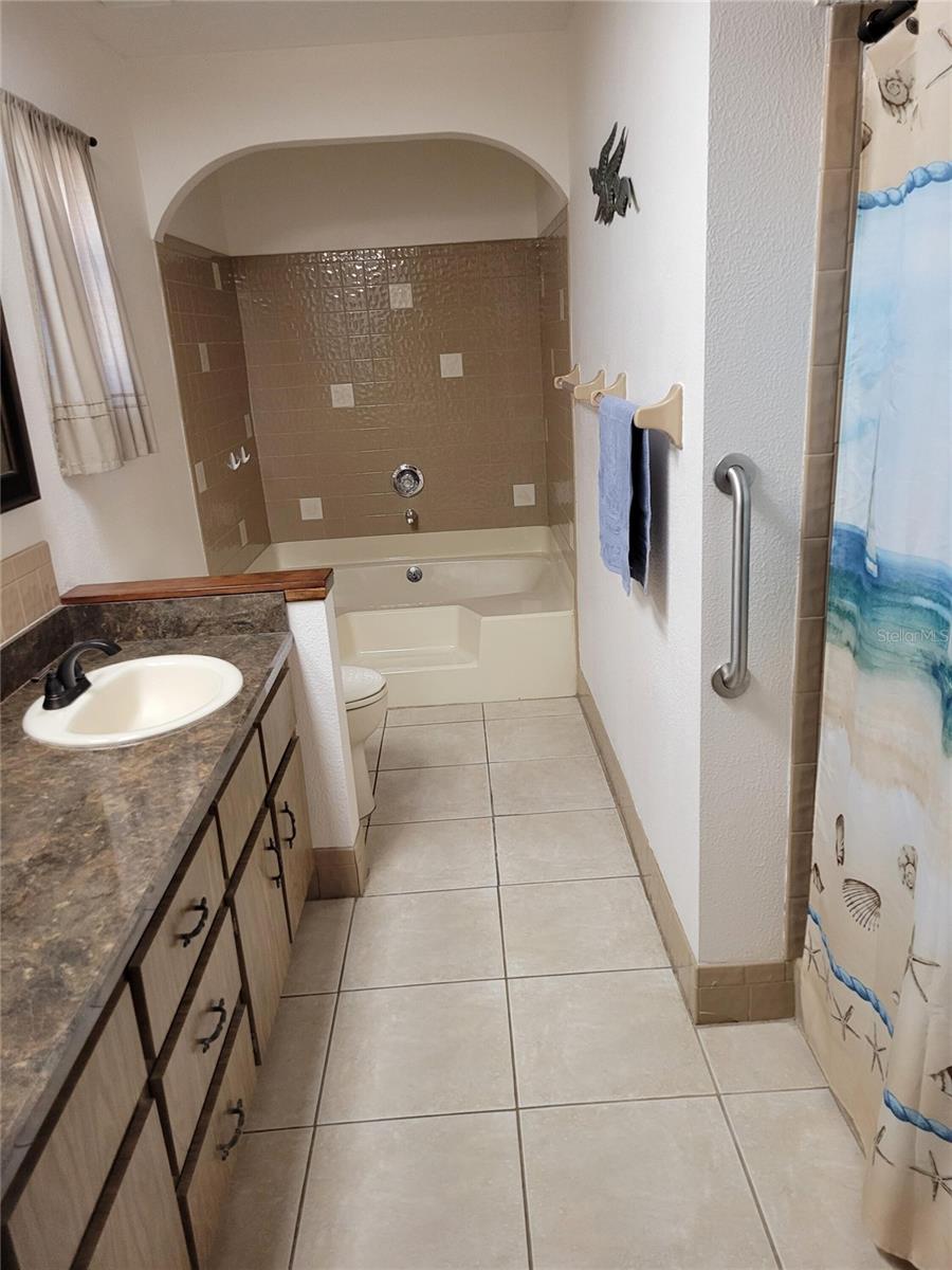 Image 7 of 18 For 2320 43rd Street