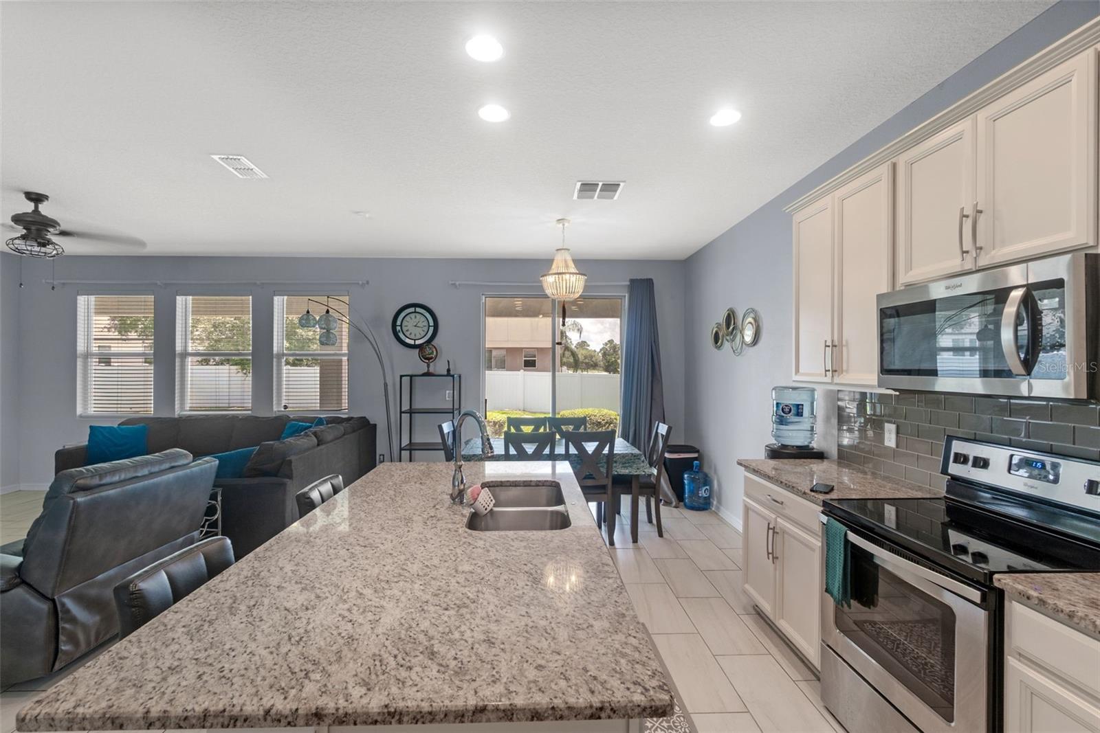 Image 11 of 39 For 2560 Hayden Valley Street