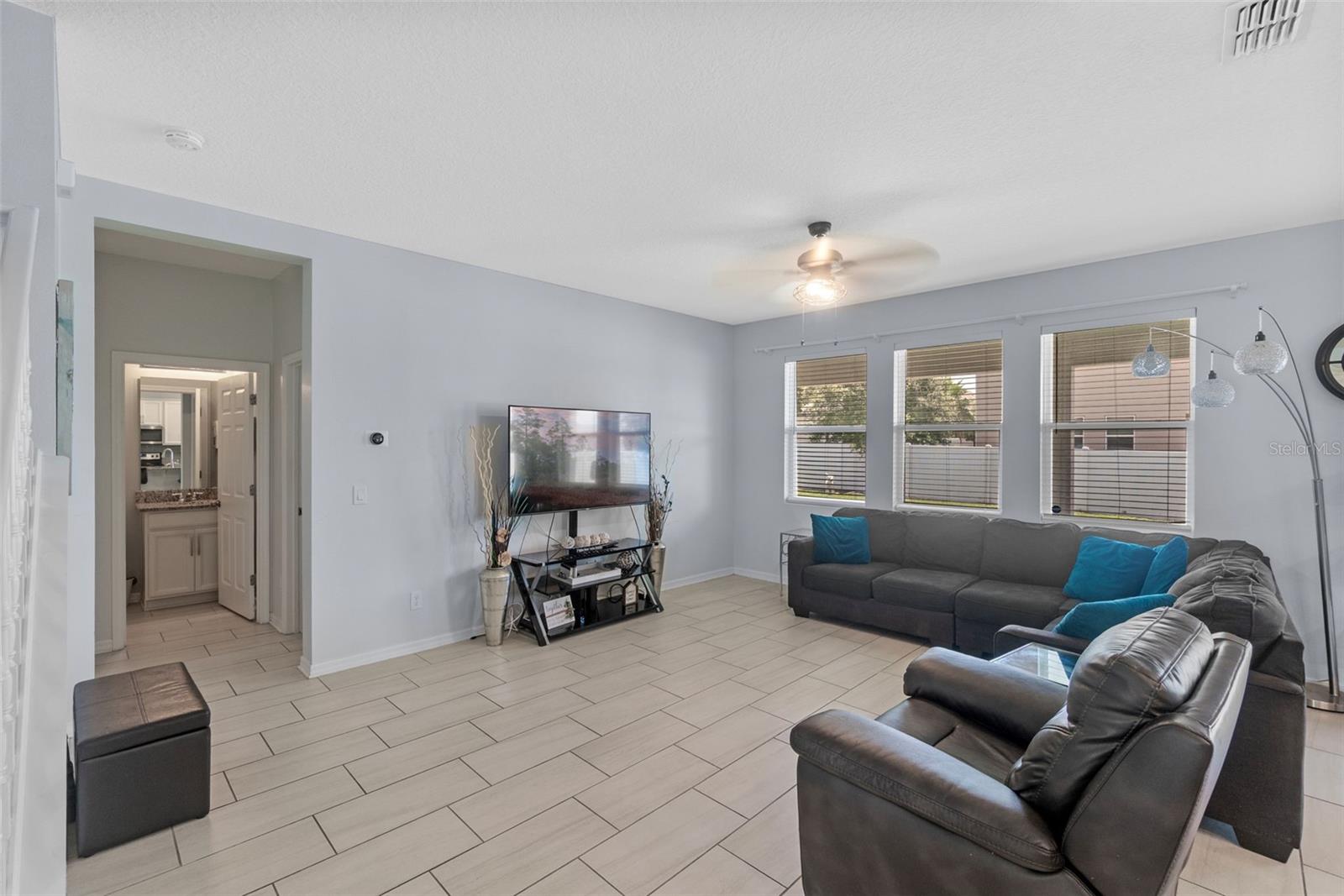 Image 12 of 39 For 2560 Hayden Valley Street