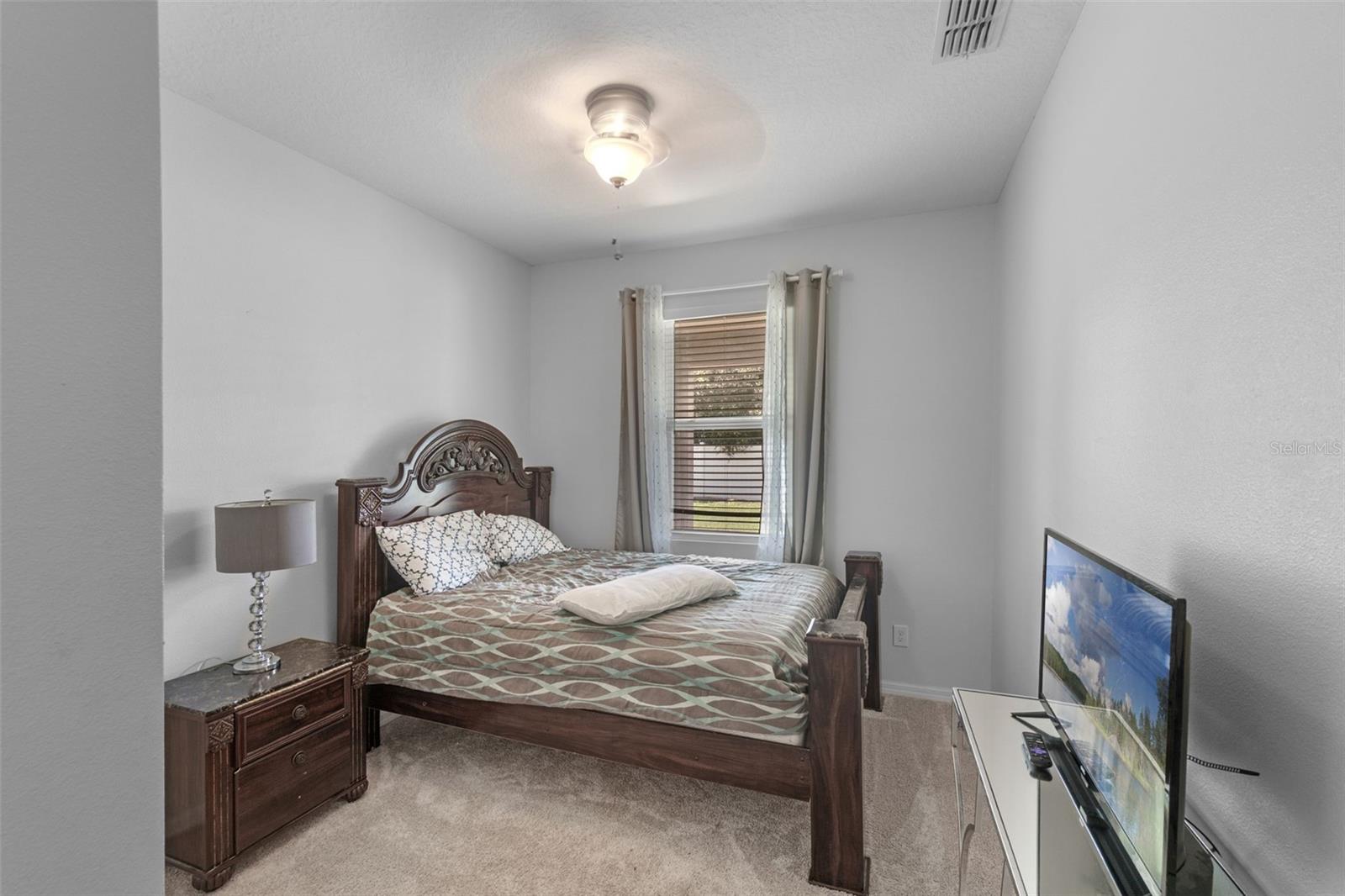 Image 18 of 39 For 2560 Hayden Valley Street