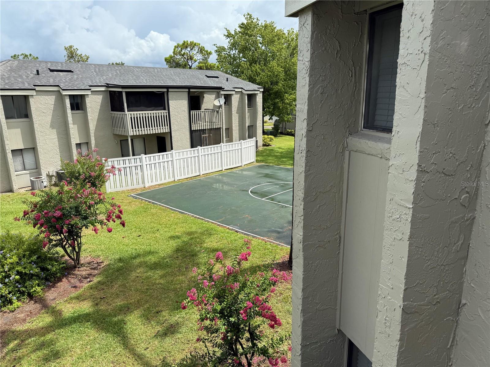 Image 19 of 20 For 129 Springwood Cir  D