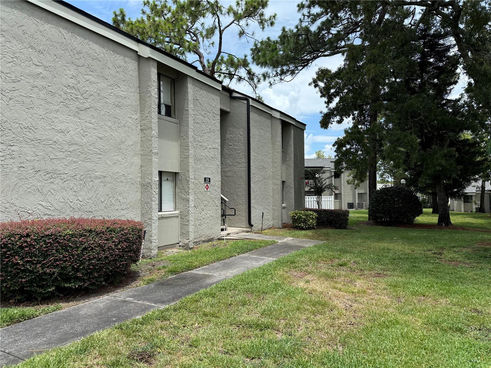 Image 2 of 20 For 129 Springwood Cir  D
