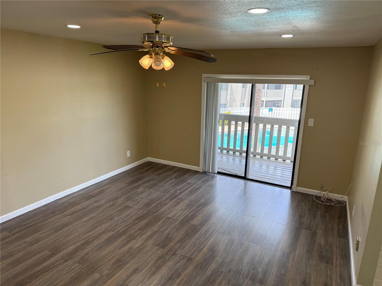 Image 5 of 20 For 129 Springwood Cir  D