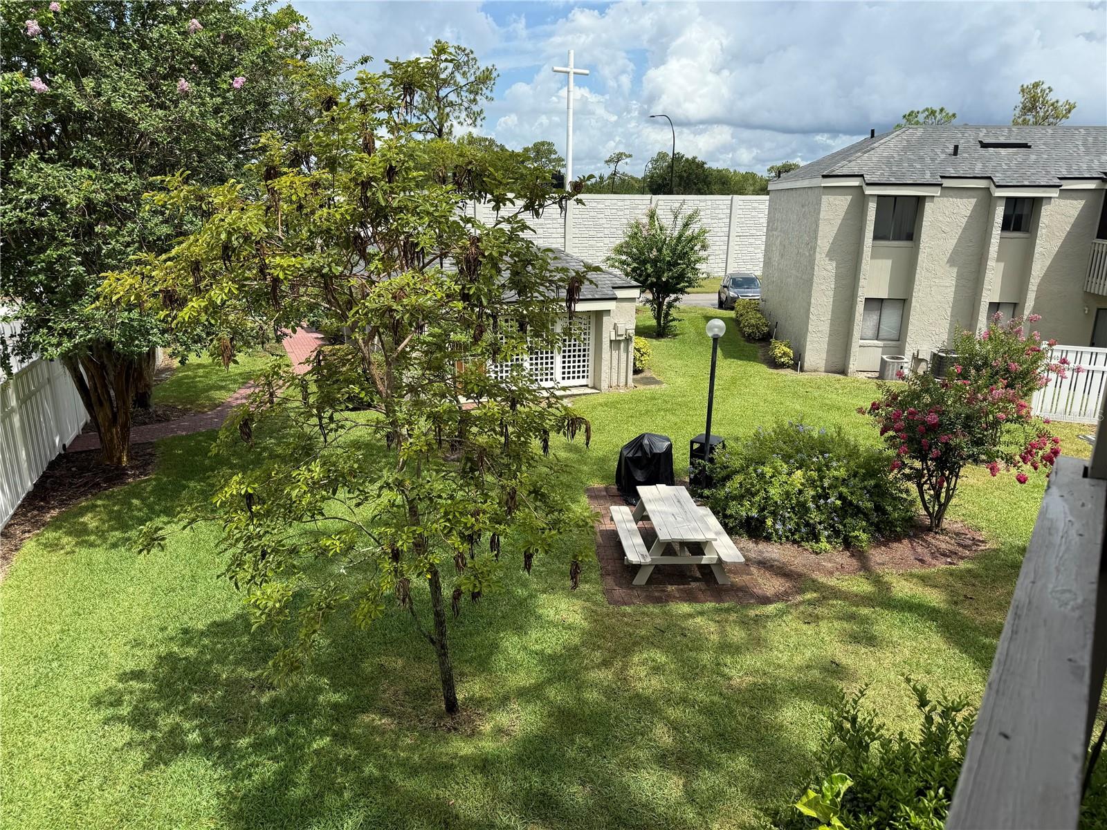 Image 8 of 20 For 129 Springwood Cir  D