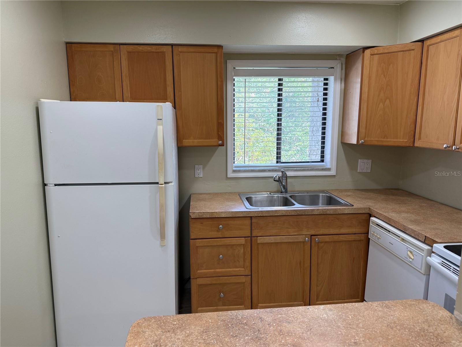 Image 9 of 20 For 129 Springwood Cir  D