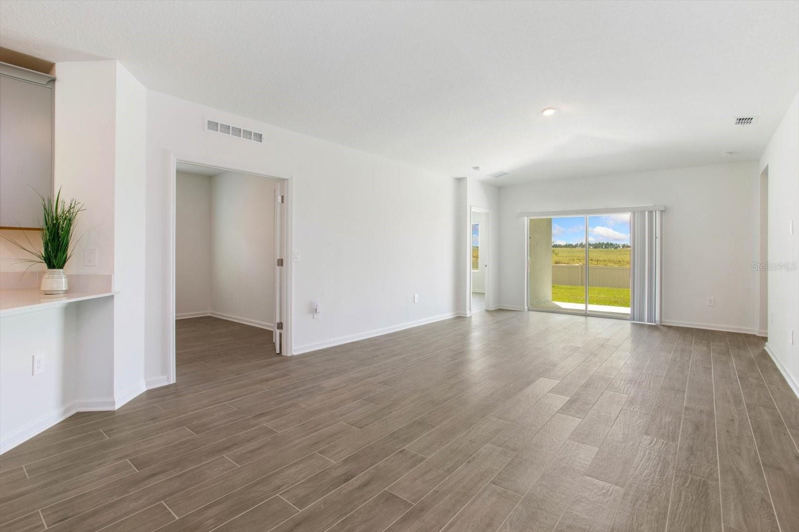 Image 8 of 28 For 3048 Armstrong Avenue