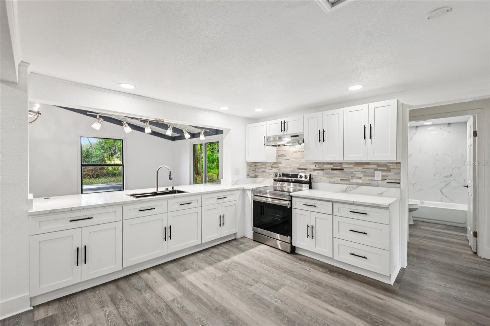 Image 12 of 44 For 18015 Beach Street