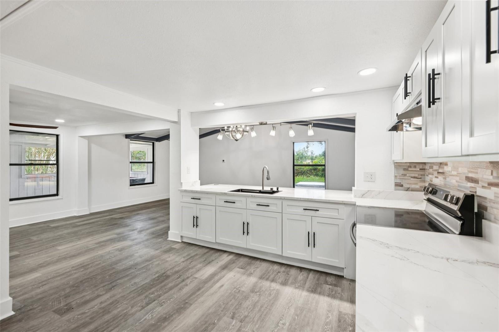 Image 15 of 44 For 18015 Beach Street