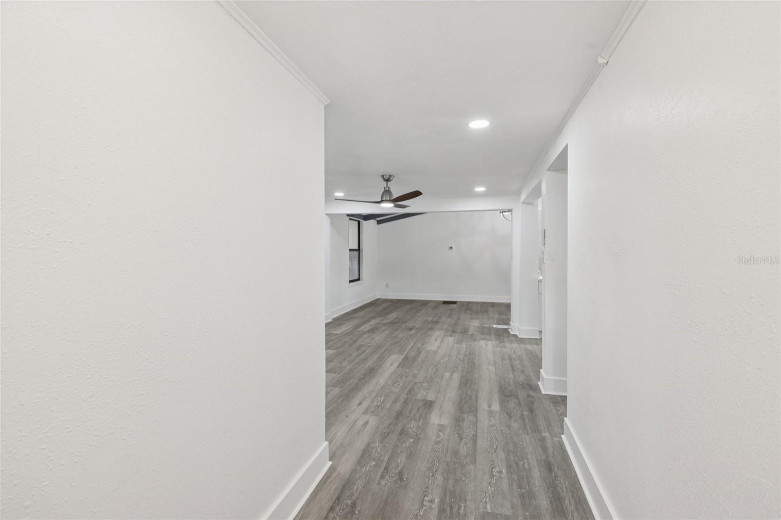 Image 19 of 44 For 18015 Beach Street