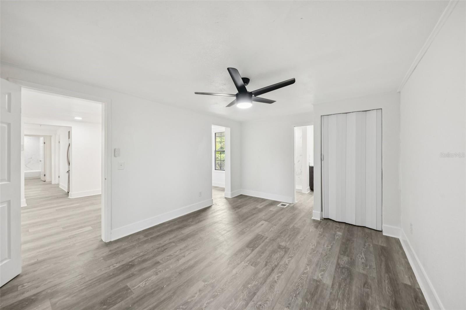 Image 22 of 44 For 18015 Beach Street