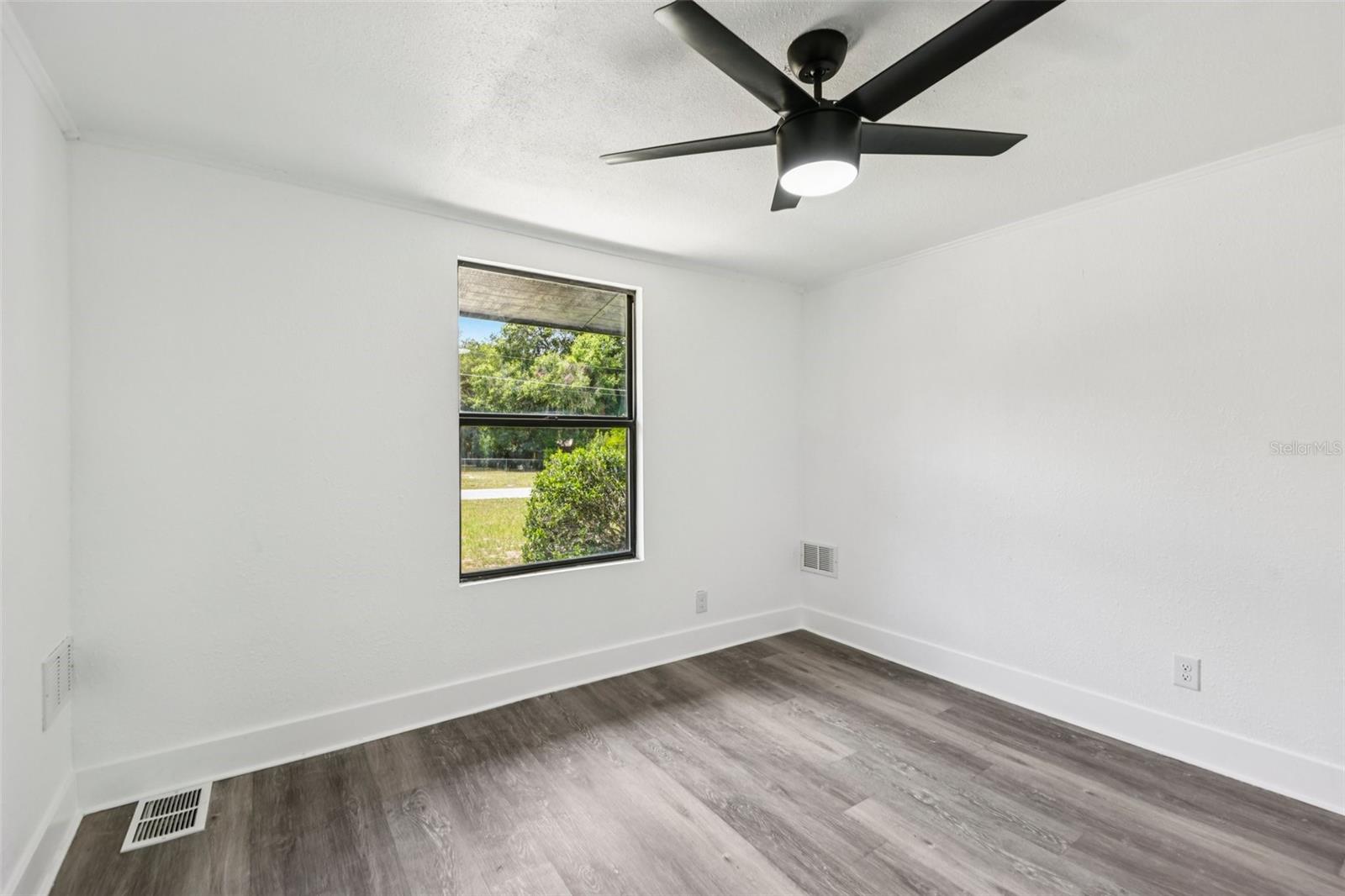 Image 33 of 44 For 18015 Beach Street