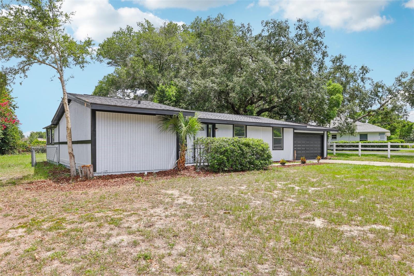 Image 4 of 44 For 18015 Beach Street