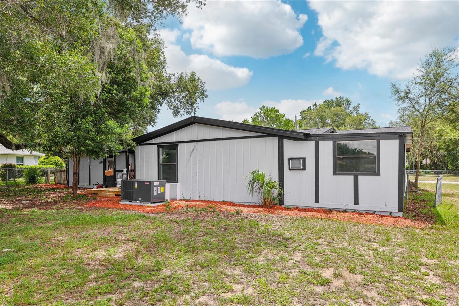 Image 41 of 44 For 18015 Beach Street
