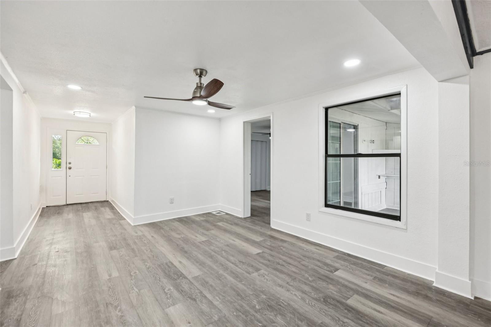 Image 7 of 44 For 18015 Beach Street