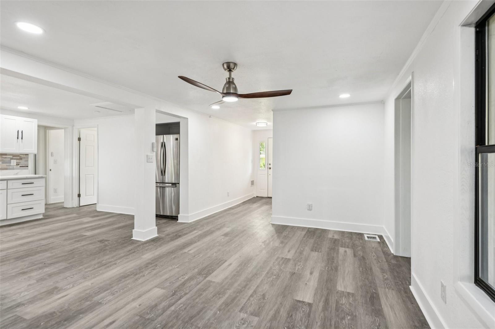 Image 9 of 44 For 18015 Beach Street
