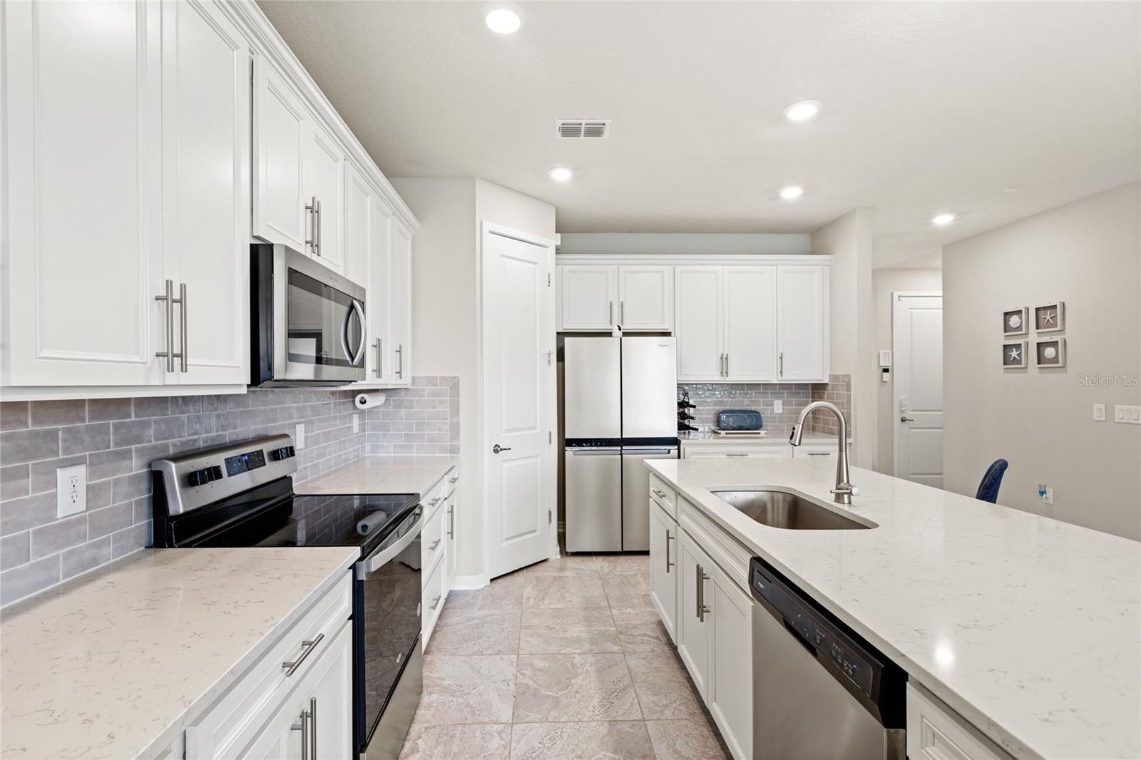 Image 10 of 41 For 5065 Sparkling Water Way