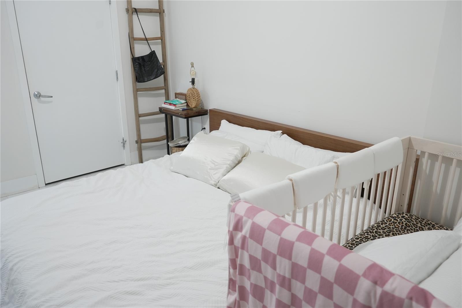 Image 15 of 99 For 16385 Biscayne Boulevard 2806