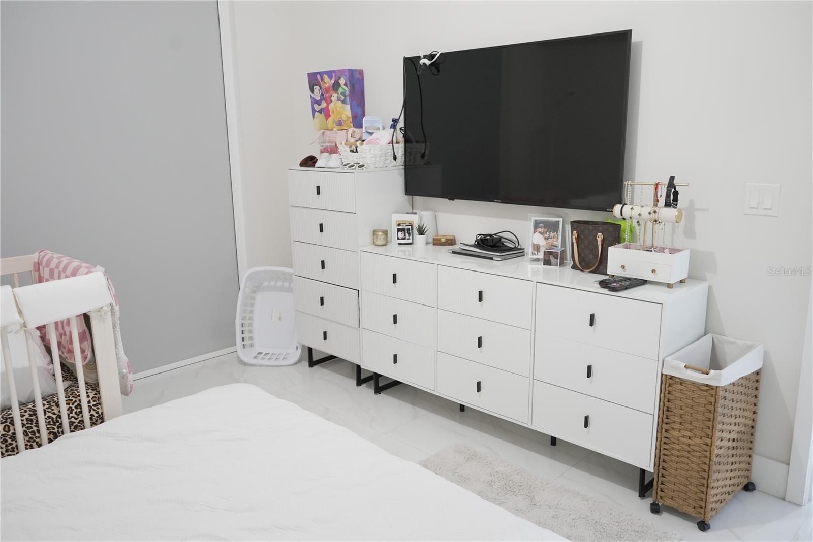 Image 16 of 99 For 16385 Biscayne Boulevard 2806