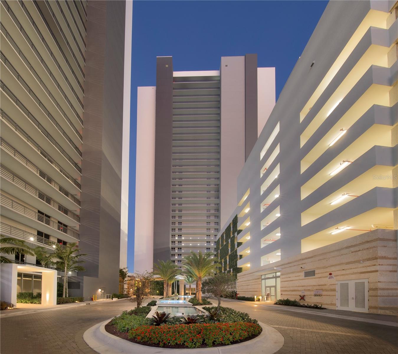 Image 2 of 99 For 16385 Biscayne Boulevard 2806