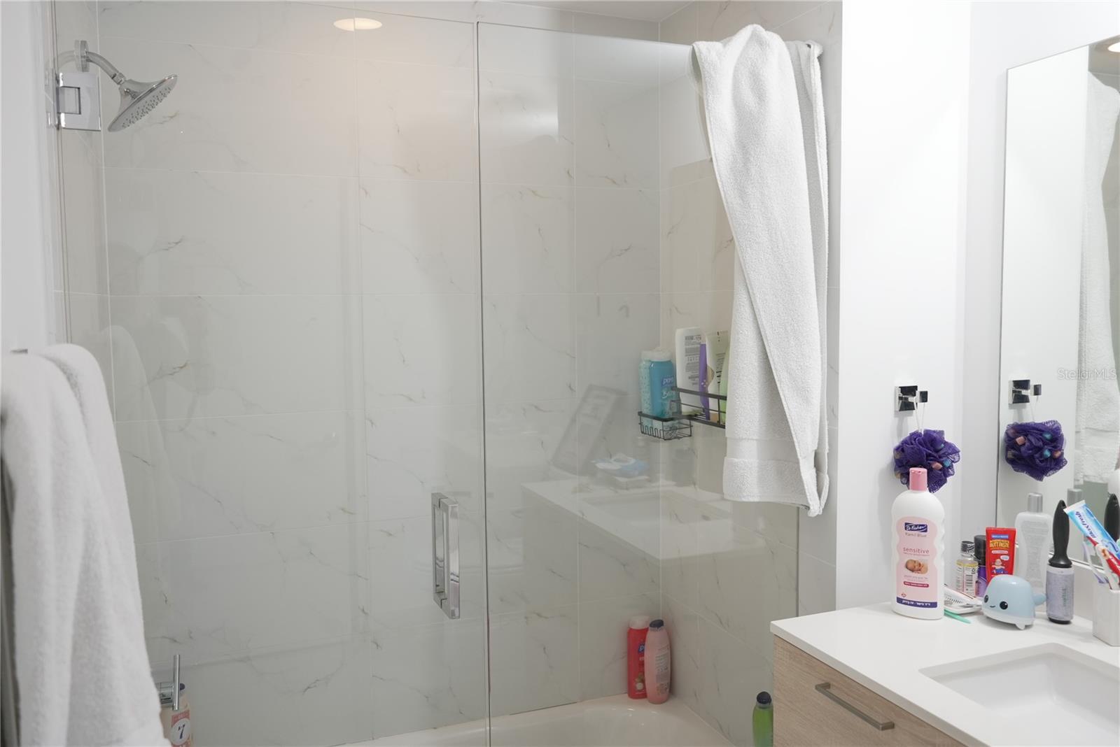 Image 22 of 99 For 16385 Biscayne Boulevard 2806