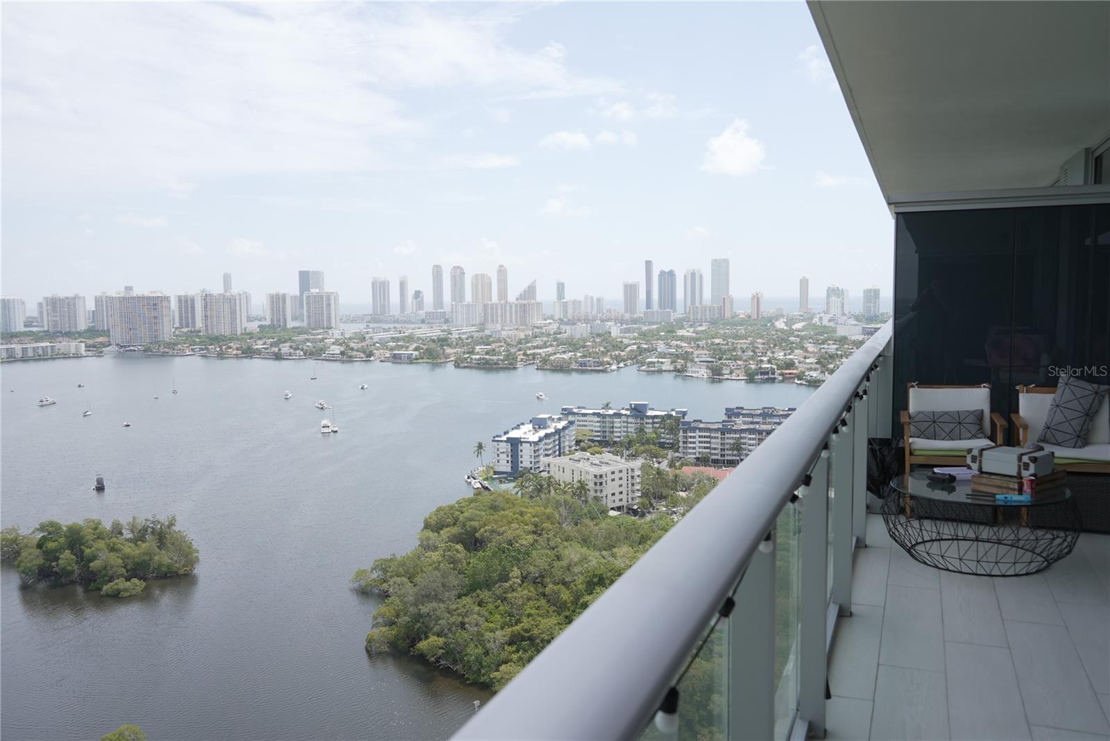 Image 27 of 99 For 16385 Biscayne Boulevard 2806