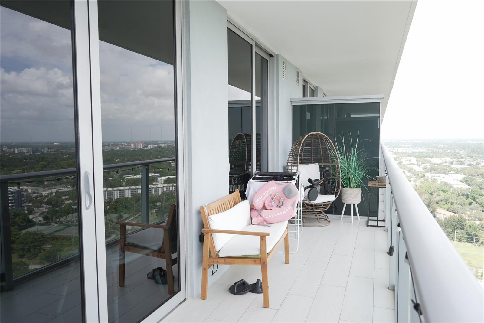 Image 29 of 99 For 16385 Biscayne Boulevard 2806