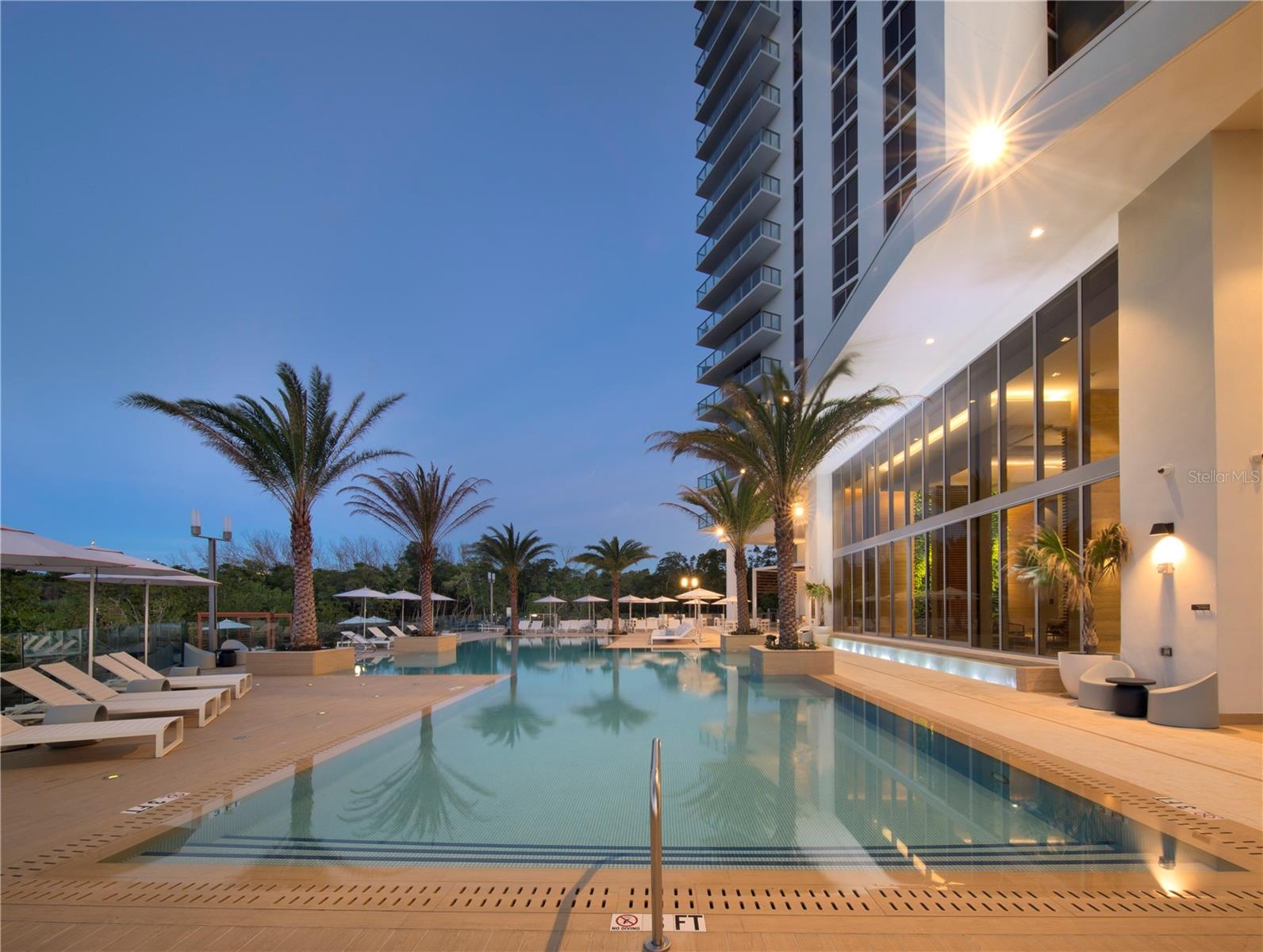 Image 81 of 99 For 16385 Biscayne Boulevard 2806