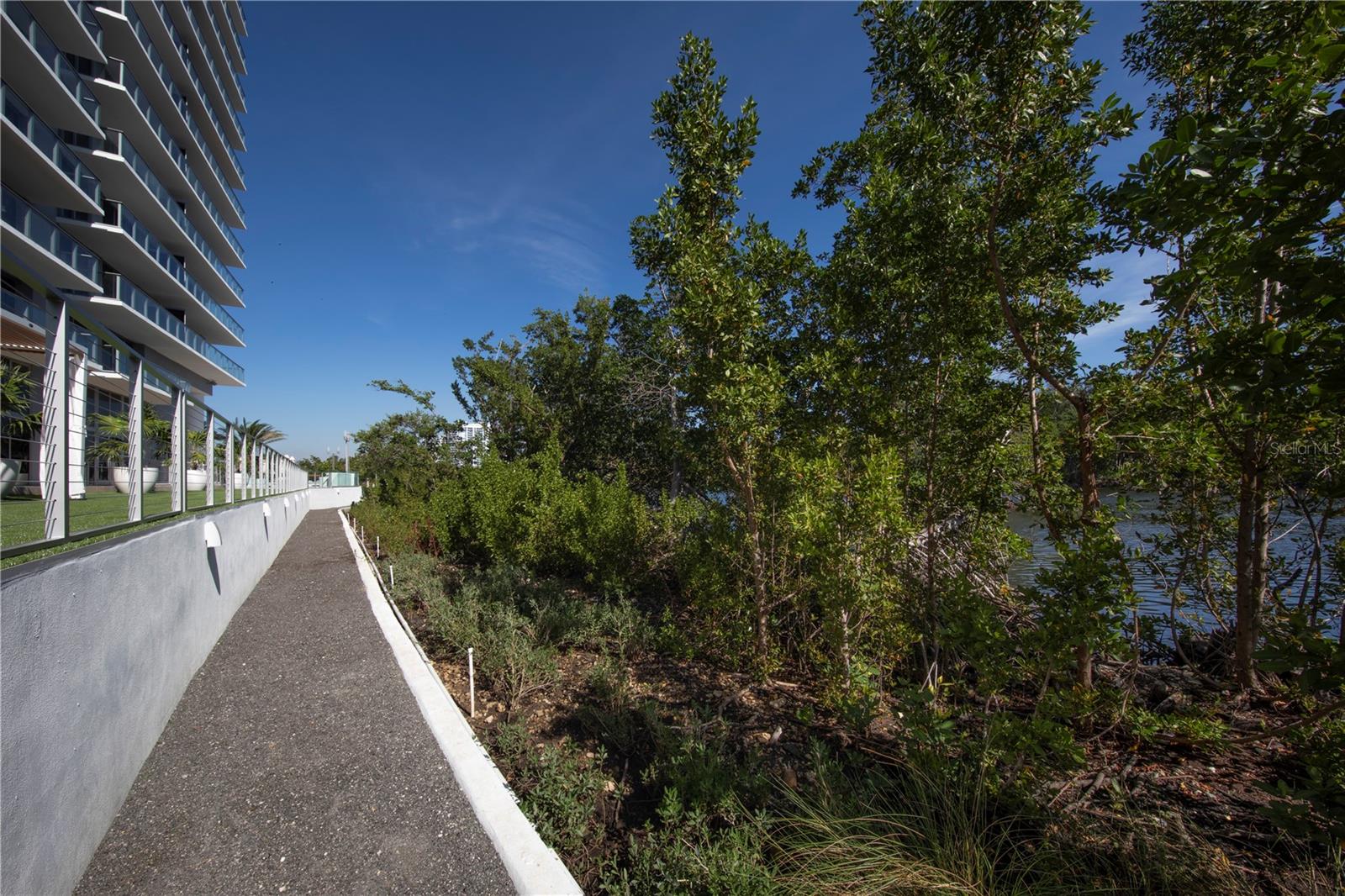 Image 87 of 99 For 16385 Biscayne Boulevard 2806