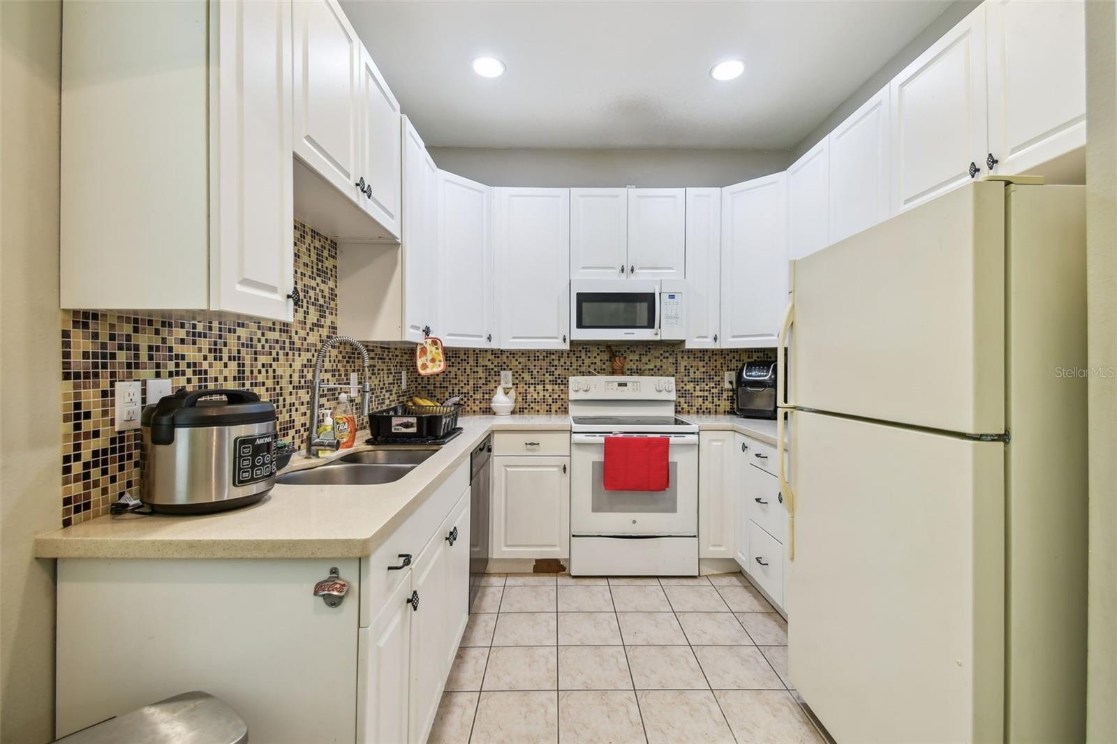 Image 11 of 49 For 419 Cierra Oaks Circle