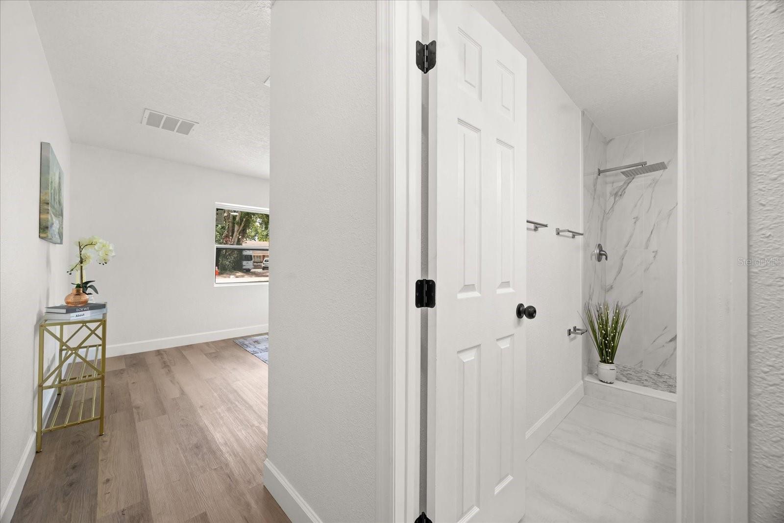 Image 13 of 28 For 2089 Sunderland Road